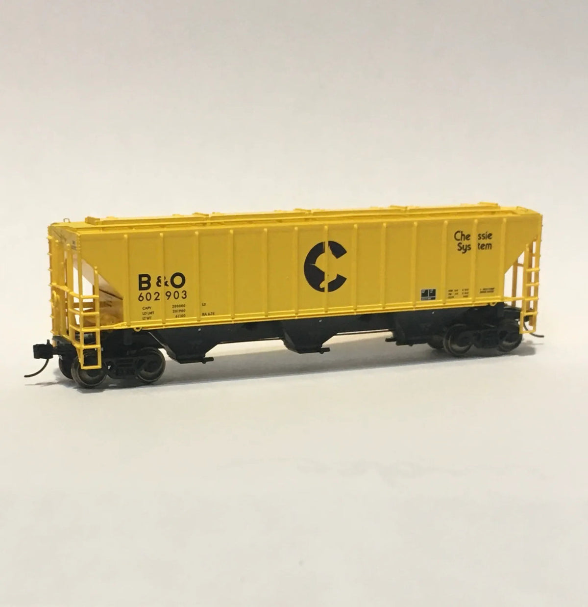 Trainworx N 24430-02 Pullman-Standard PS2-CD 4427 High-Side Covered Hopper Chessie System B&O #602911