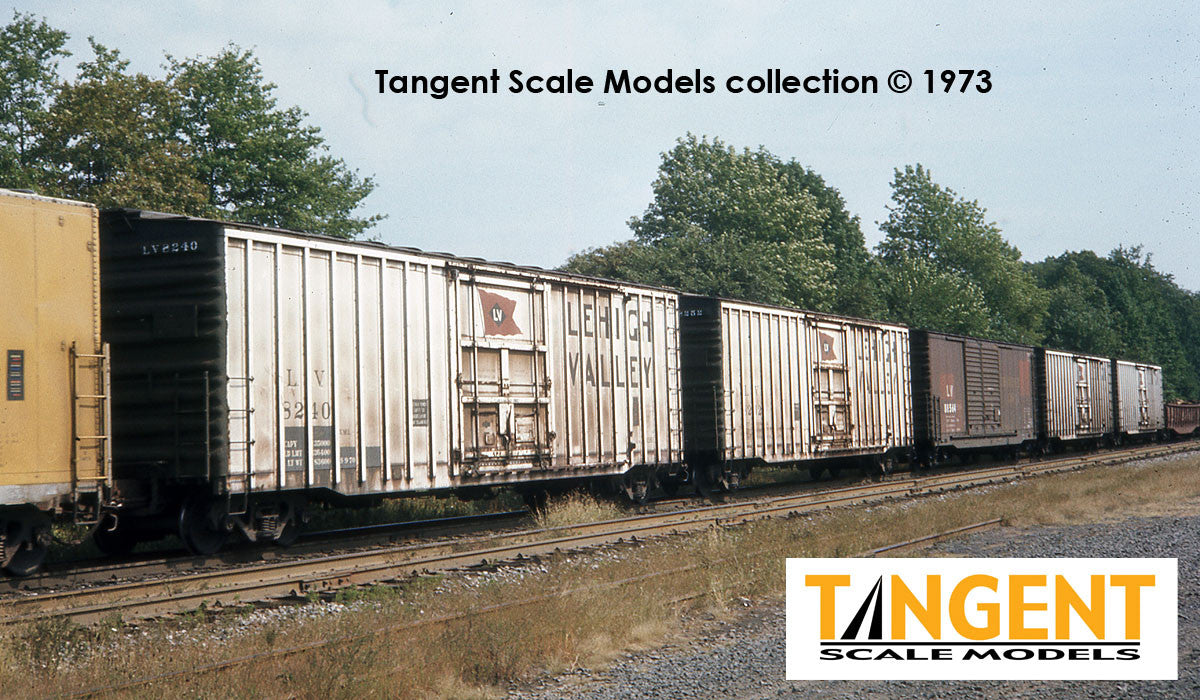 Tangent Scale Models HO 14036-01 PRR Shops X58 Plug Door Boxcar Lehigh Valley 'Delivery 12-1965 X58B' LV #8202