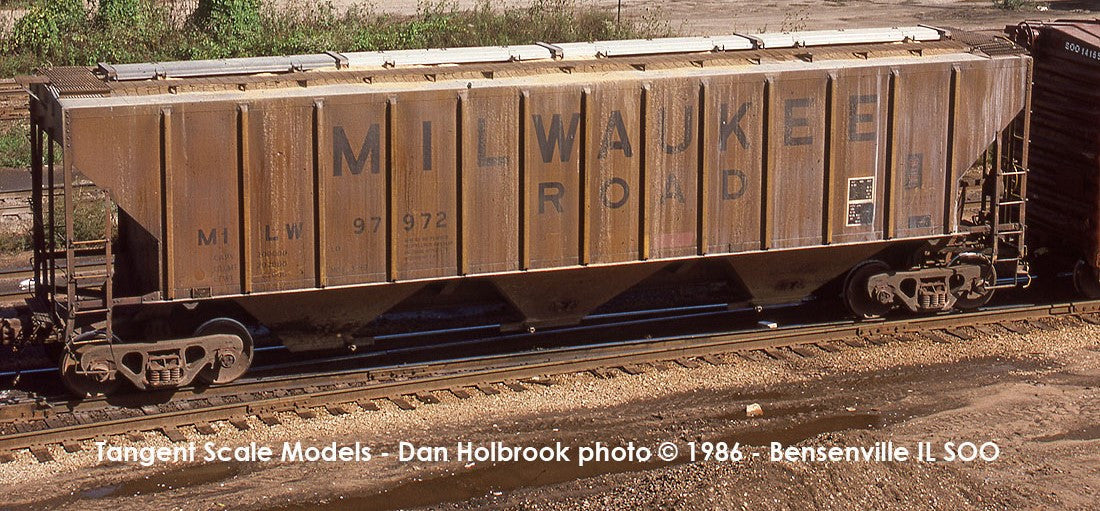 Tangent Scale Models HO 21036-01 Pullman-Standard PS-2 4427 High Side Covered Hopper Milwaukee Road 'Delivery 3-1967' MILW #97885