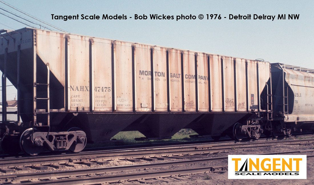Tangent Scale Models HO 21033-04 Pullman-Standard PS-2 4427 High Side Covered Hopper NAHX 'Morton Salt 6-1969' NAHX #47468