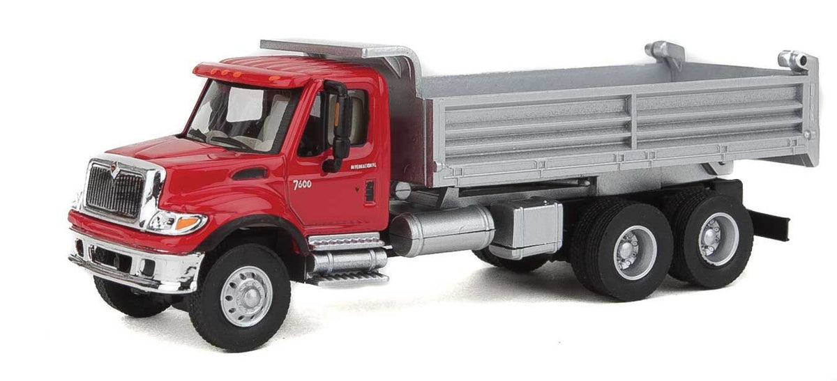 Walthers SceneMaster HO 949-11662 International 7600 3-Axle Heavy Duty Dump Truck Red Cab Silver Dump Body - Assembled