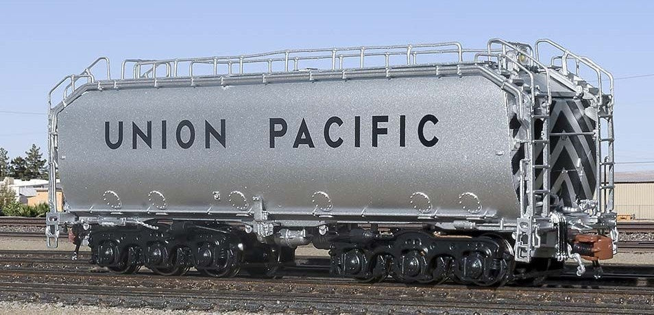 ScaleTrains Rivet Counter N SXT32898 Union Pacific MOW Diesel Fuel Tender Silver with Black Trucks Un-Numbered
