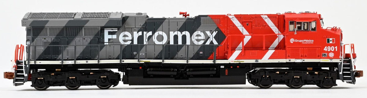 ScaleTrains Rivet Counter HypoTypical N SXT40472 DCC Ready GE ET44AC Locomotive Ferromex 'Zebra' #4901