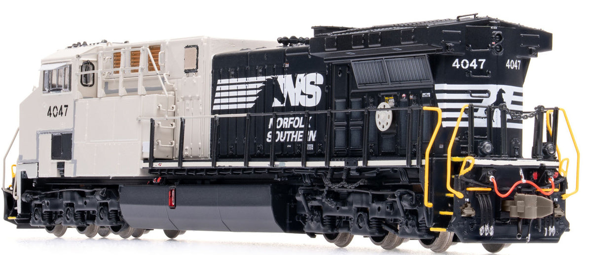 ScaleTrains Rivet Counter N SXT40842 DCC Ready GE AC44C6M Locomotive Norfolk Southern 'Horsehead w/Primer Cab' NS #4047
