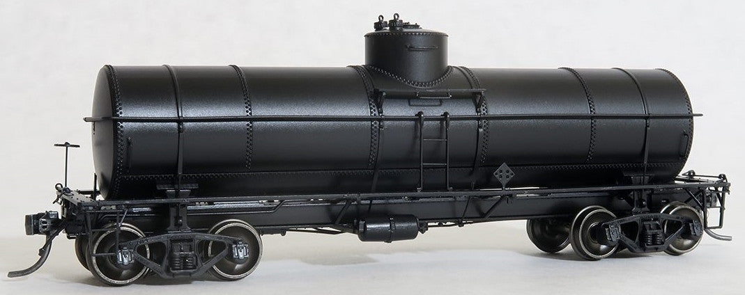 Tangent Scale Models HO 19005-02 General American GATC 8,000 Gallon 1917-Design Radial Course Tank Car Undecorated RTR Black